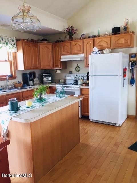 40 Notch Rd, Adams, MA 01220 - photo 1