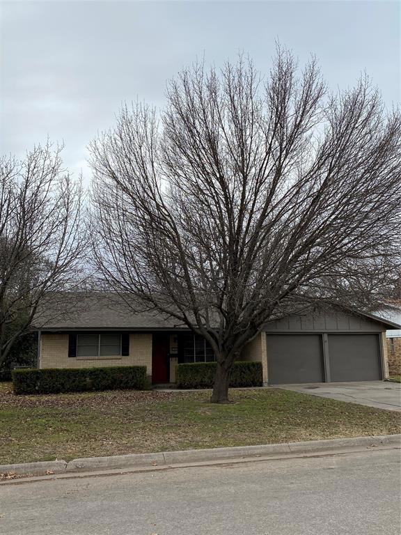 1107 Rosedale Dr, Gainesville, TX 76240 - photo 1