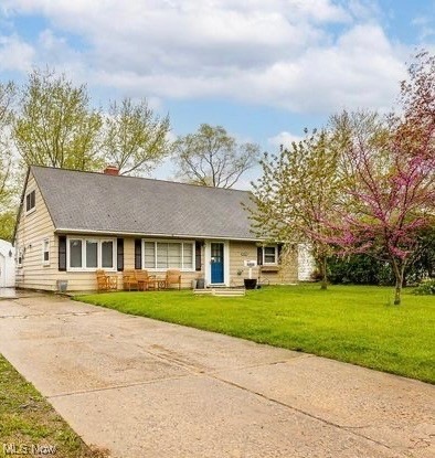 4900 Richelieu Ave, Sheffield Lake, OH 44054 - photo 1