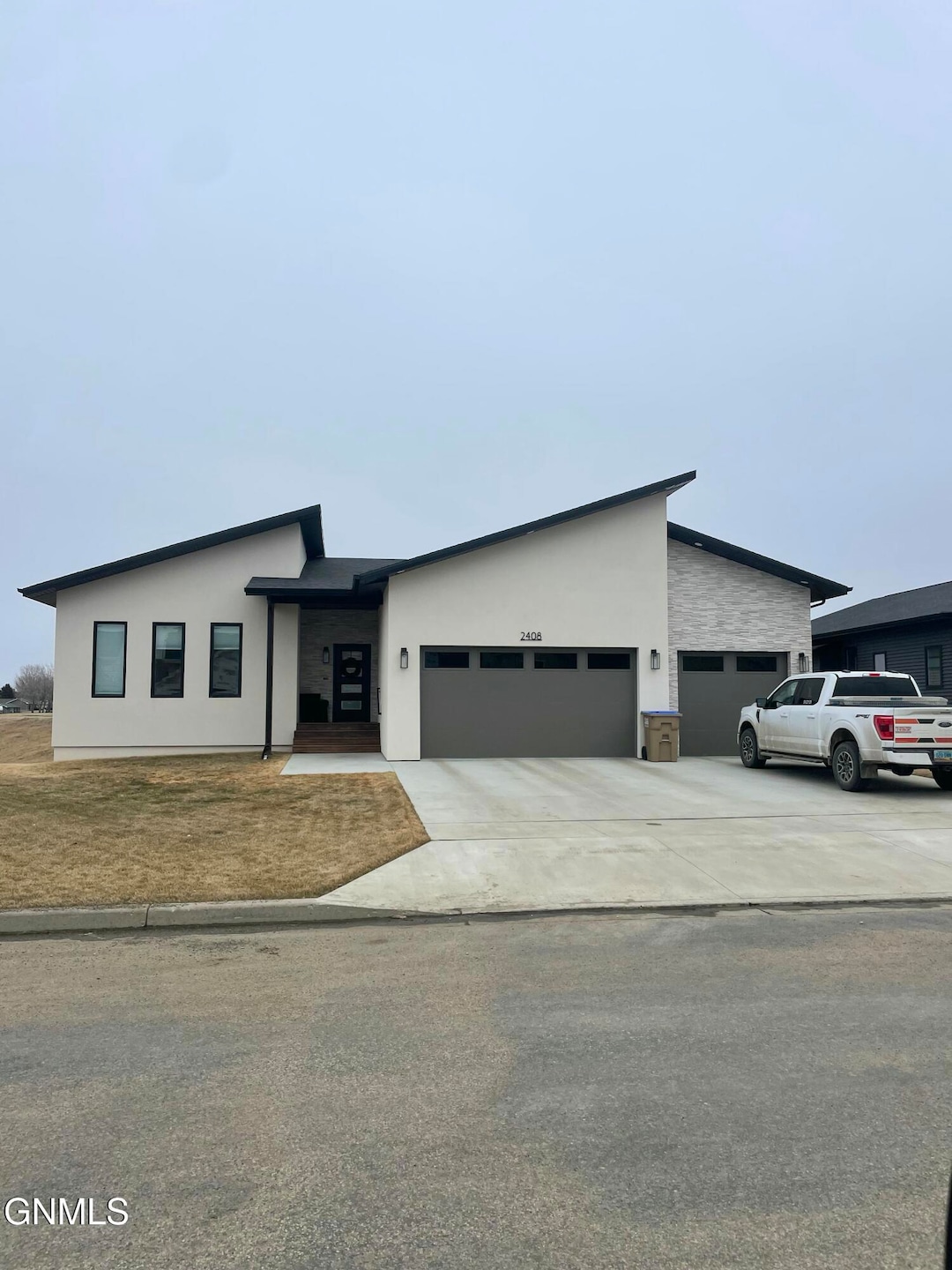 Pending $730,000 • Co-Listing Agent