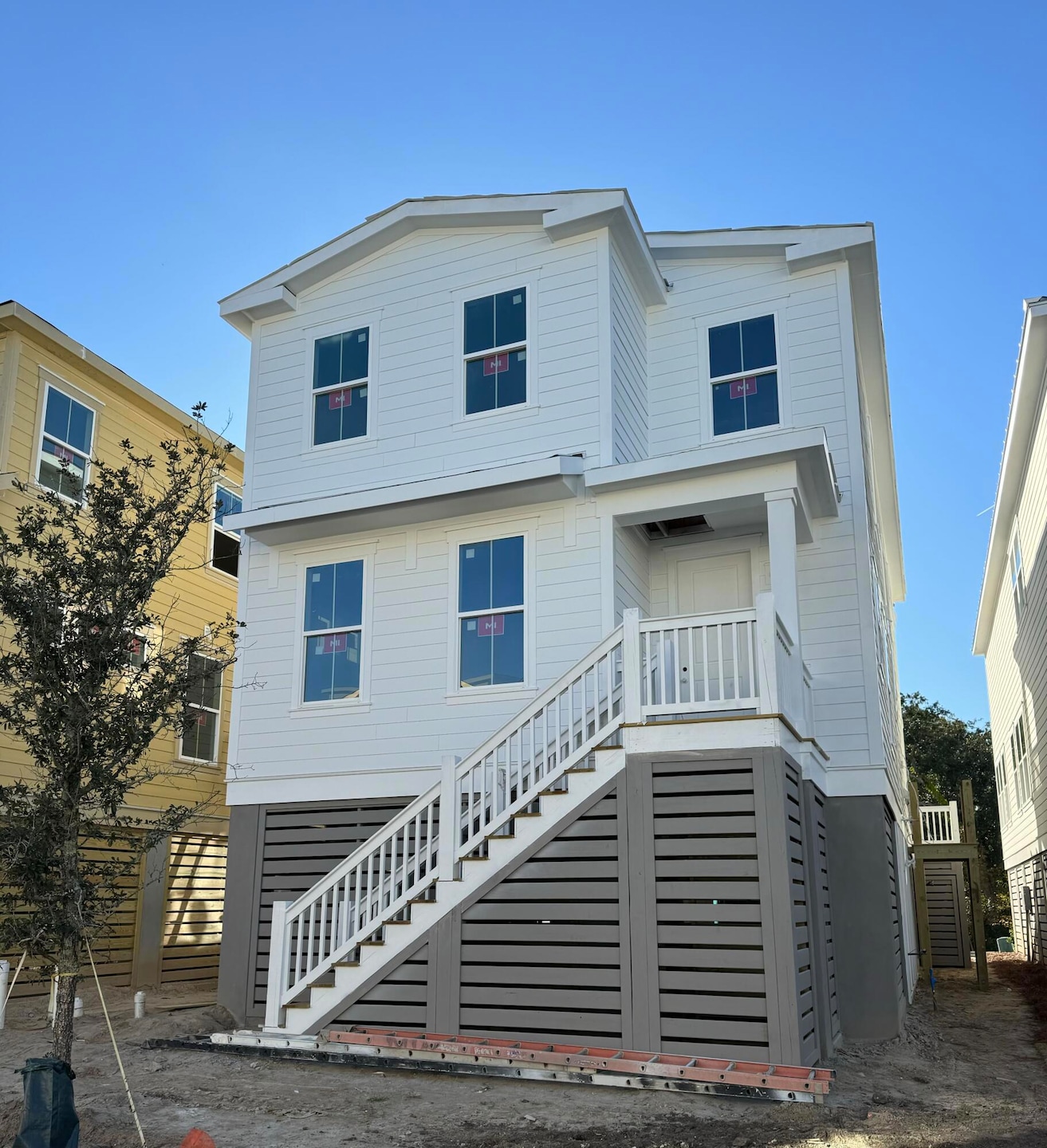 For Sale $918,000 • Co-Listing Agent