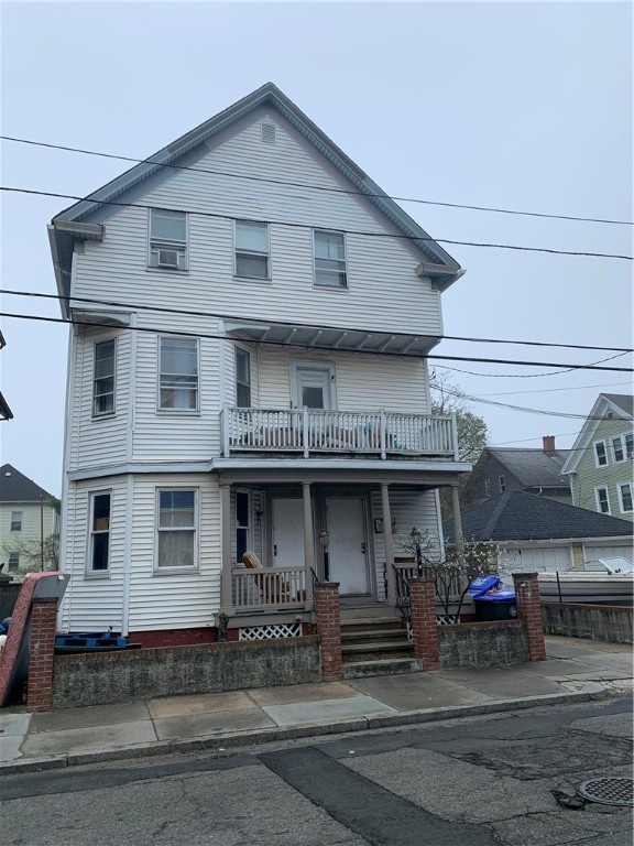 3 Family with 3 Bedrooms in each unit