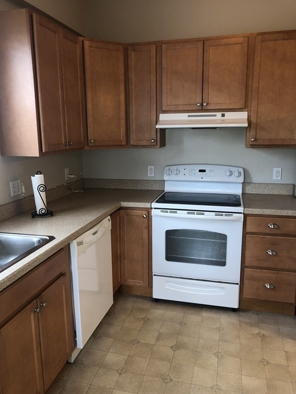 206 Washington St unit 1, Quincy, MA 02169 - photo 1