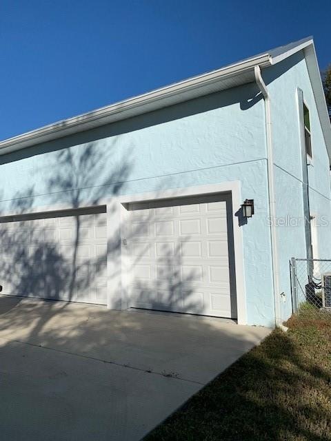 517 N Disston Ave, Tavares, FL 32778 - photo 1