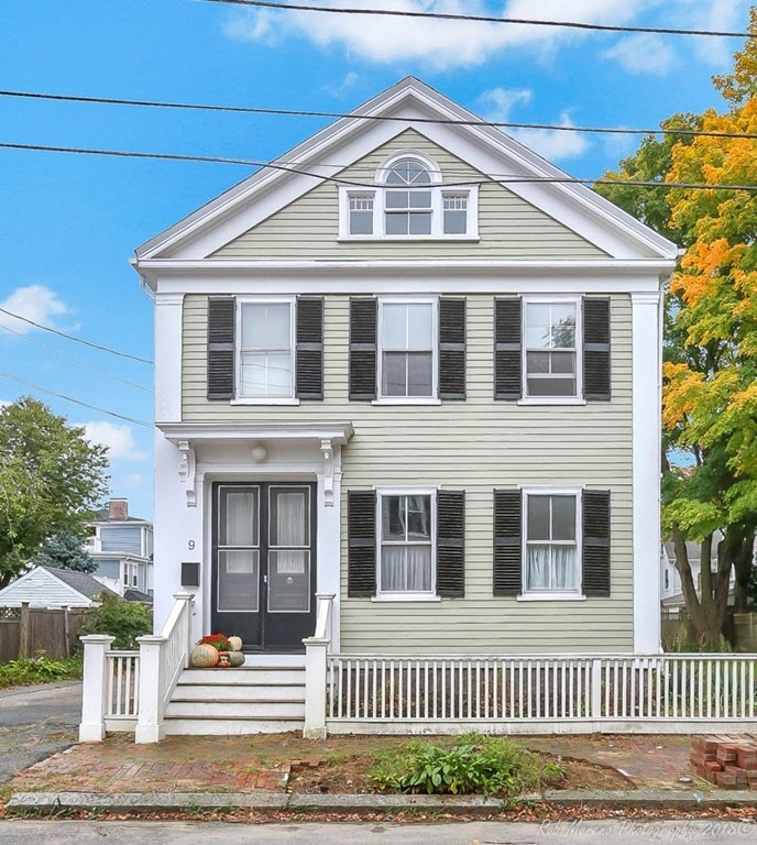 9 Parsons St, Newburyport, MA 01950 - photo 1