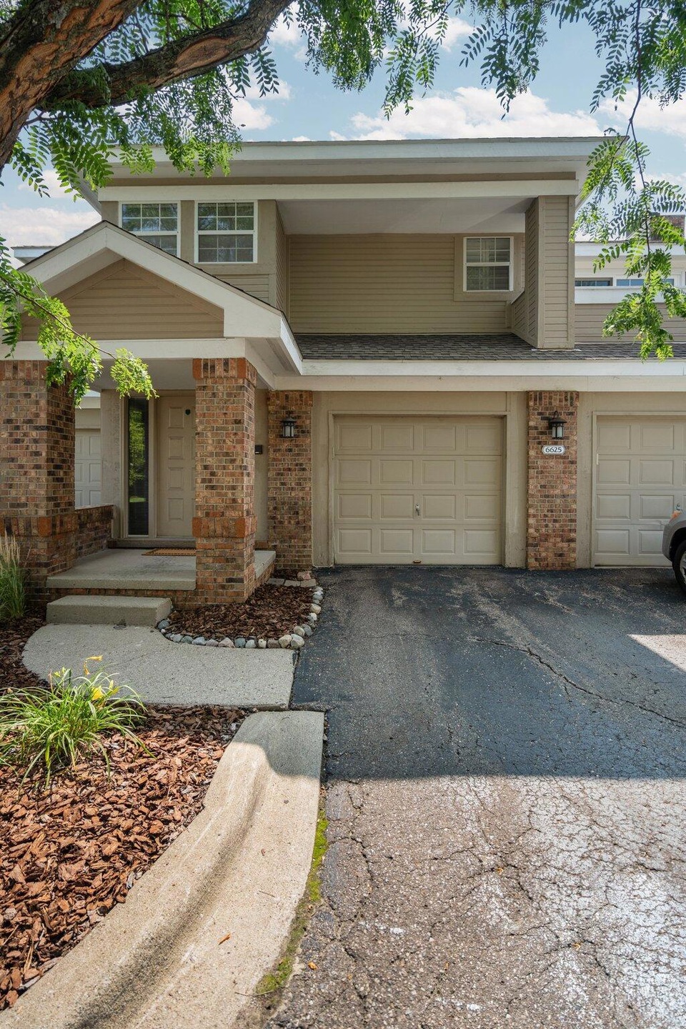38-web-or-mls-APH05529