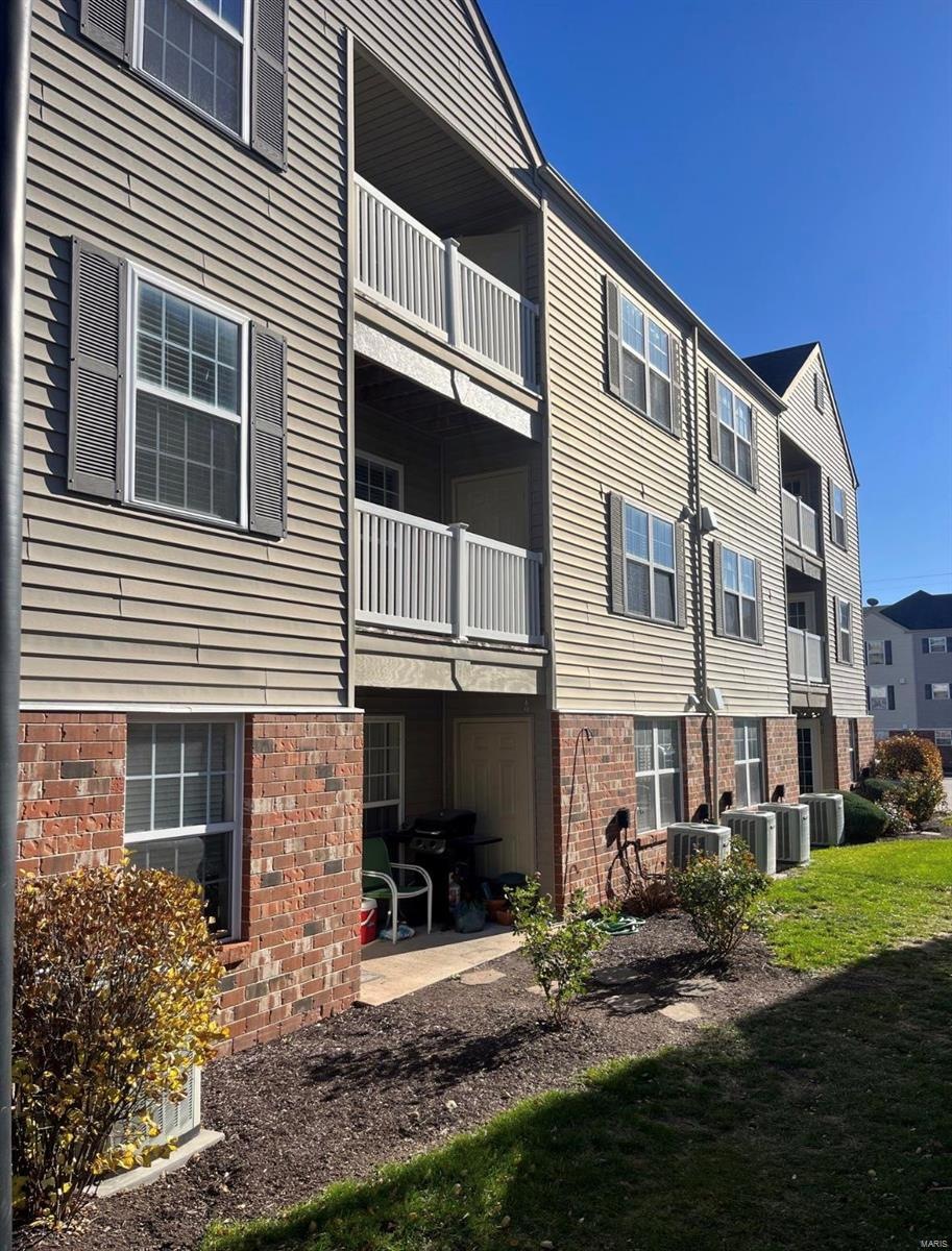 4121 Welsh Dr, Lake Saint Louis, MO 63367 - photo 1