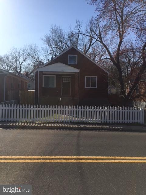 907 Larchmont Ave, Capitol Heights, MD 20743 - photo 1