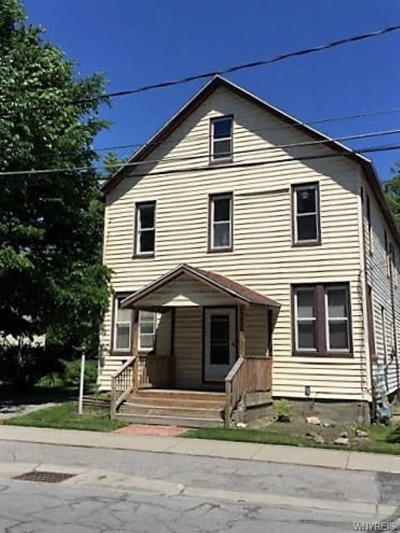 4 UNIT , Vinyl siding, most windows replaced. Roof