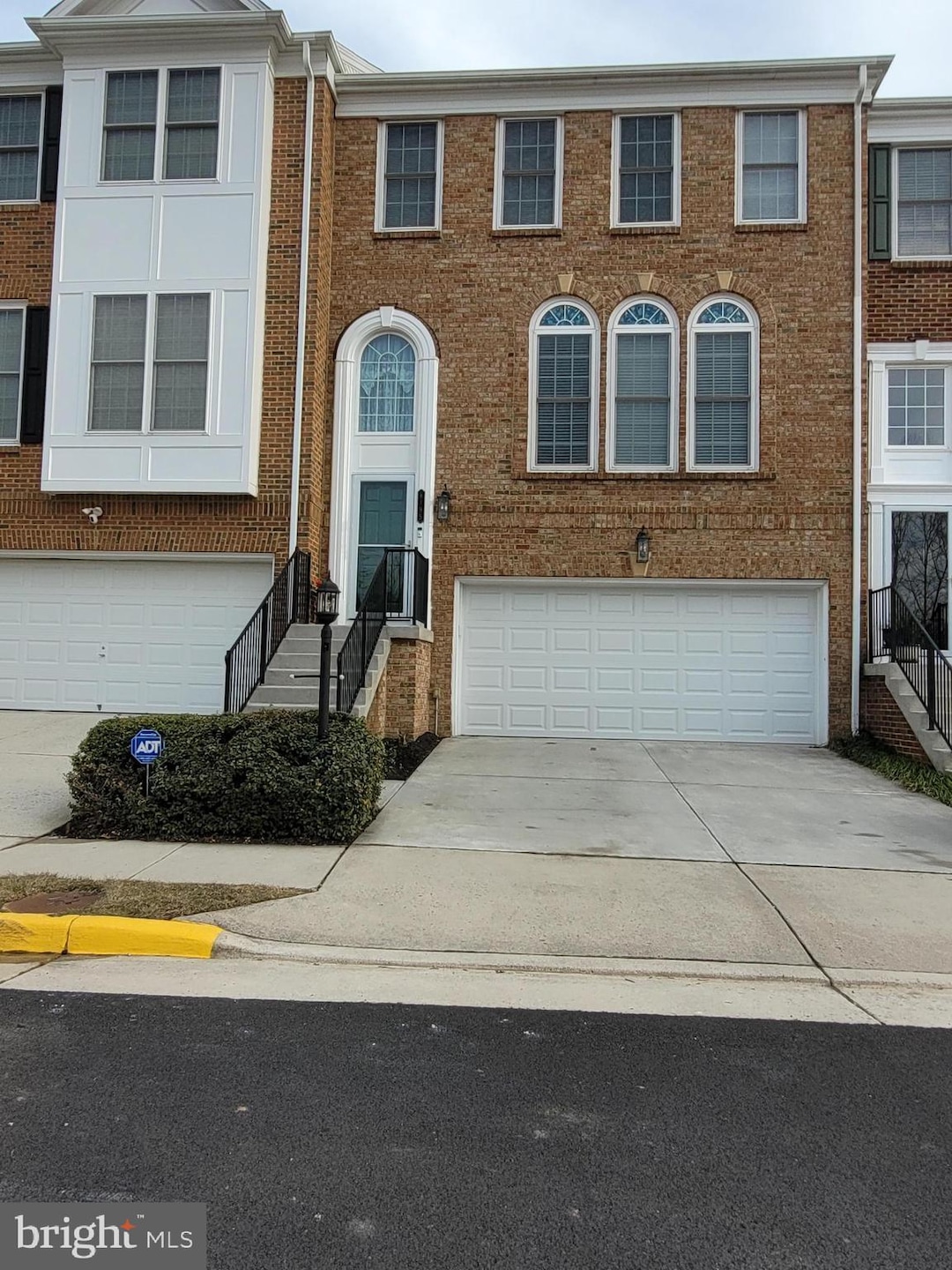 8195 Laurel Crossing Ln, Lorton, VA 22079 - photo 1