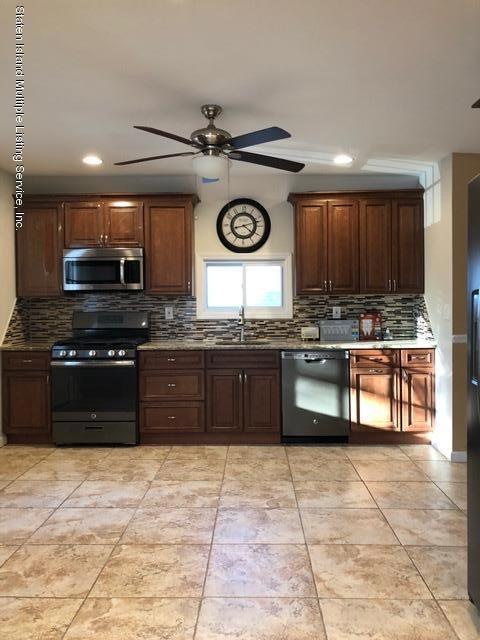 656 Jewett Ave, Staten Island, NY 10314 - photo 1