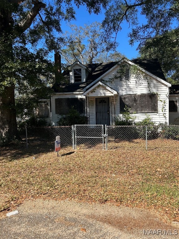 214 Landsend Ave, Selma, AL 36703 - photo 1