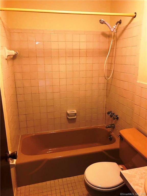 175 Bretton St unit A4, Bridgeport, CT 06606 - photo 1