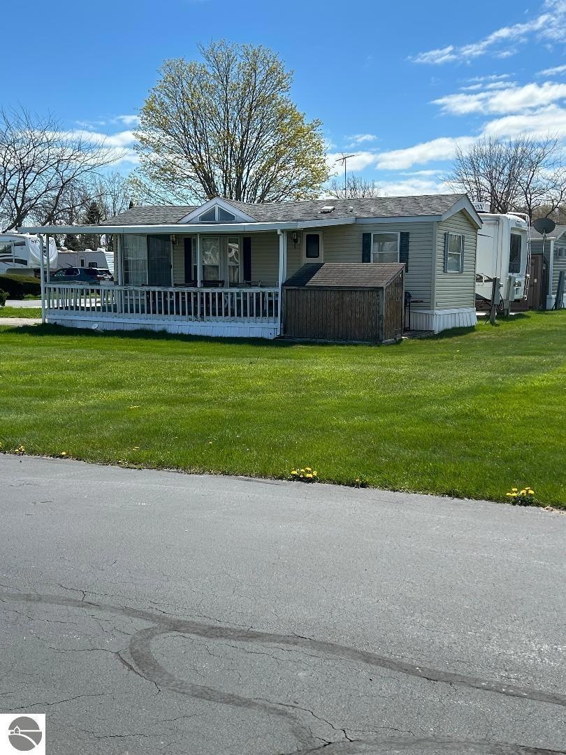 128 E Michigan Ave, Au Gres, MI 48703 - photo 1