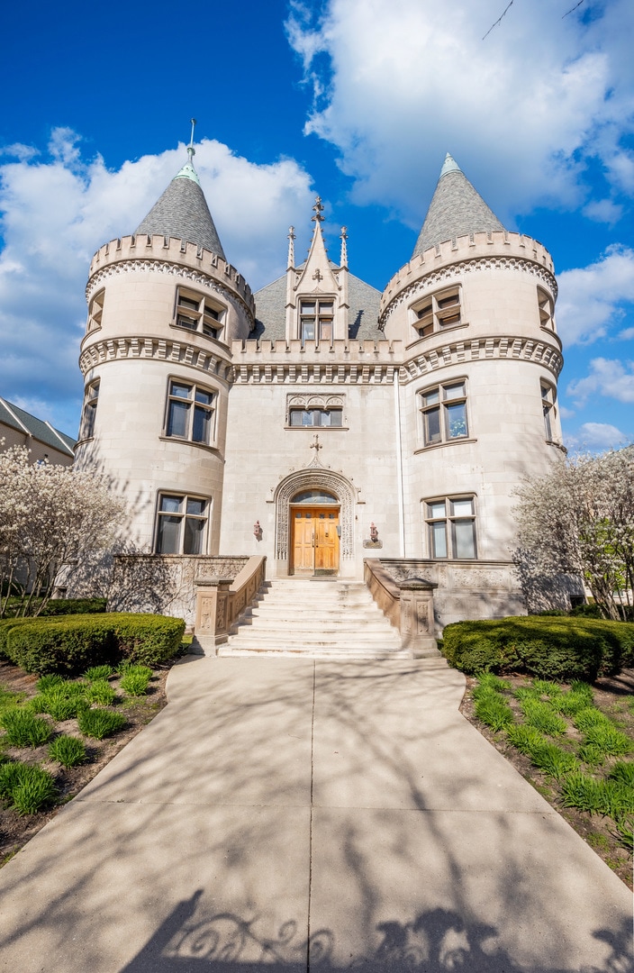 For Rent $2,100/month