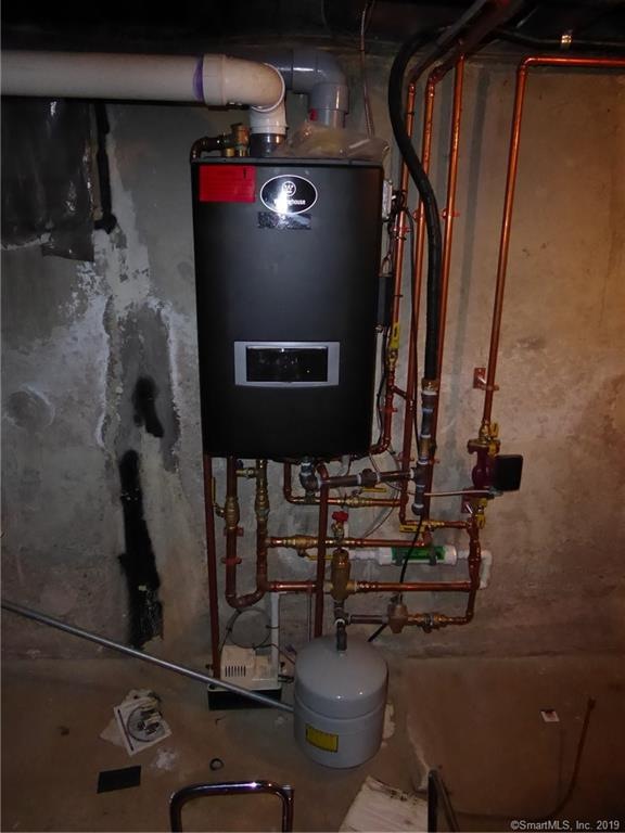 55 Skyline Dr, West Haven, CT 06516 - photo 1