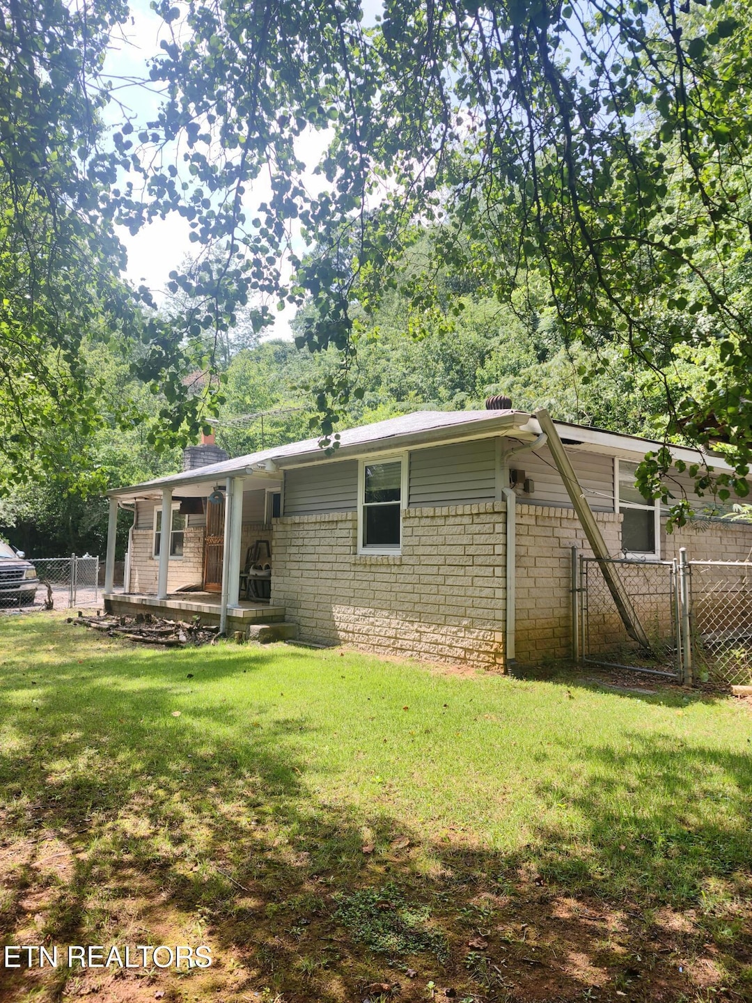 1954 Bluff Rd, Harriman, TN 37748 - photo 1