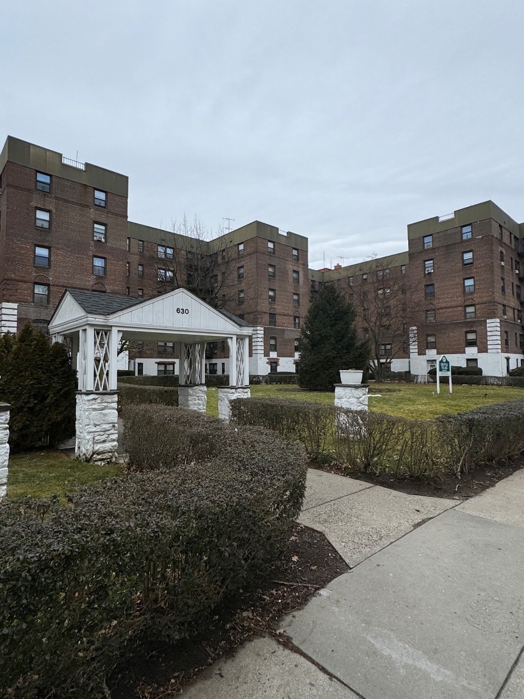 625 Gramatan Ave unit GRU, Mount Vernon, NY 10552 - photo 1