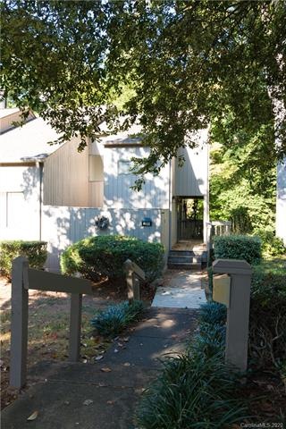 Private walkway to end unit condo