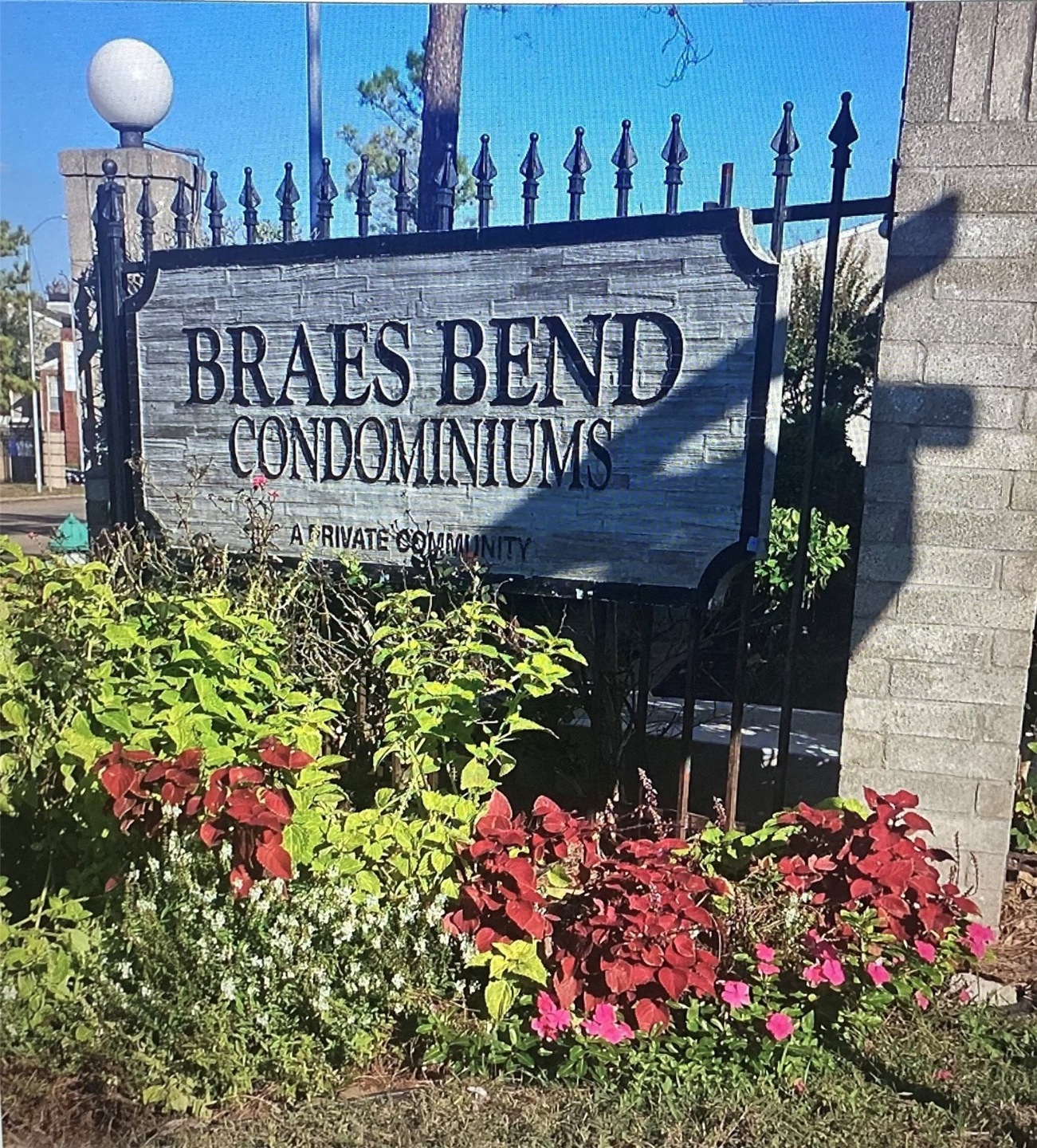 10725 Braes Bend Dr unit F10725, Houston, TX 77071 - photo 1