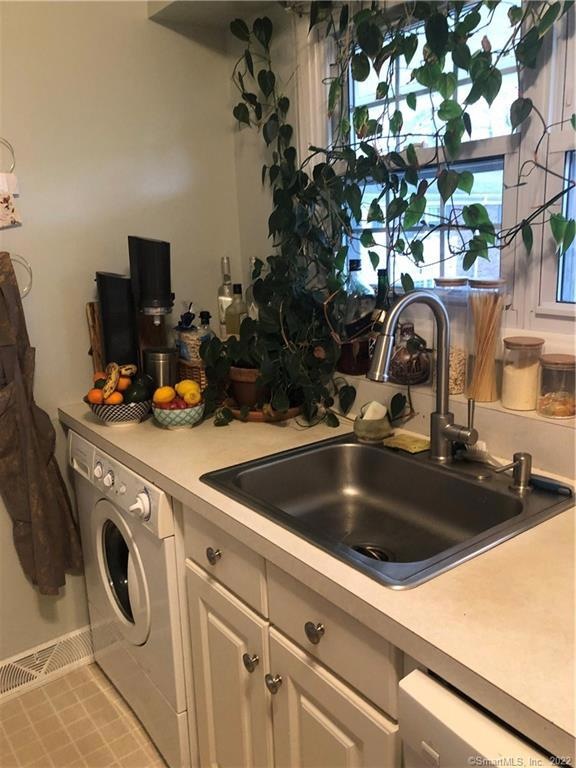 245 Unquowa Rd unit 24, Fairfield, CT 06824 - photo 1