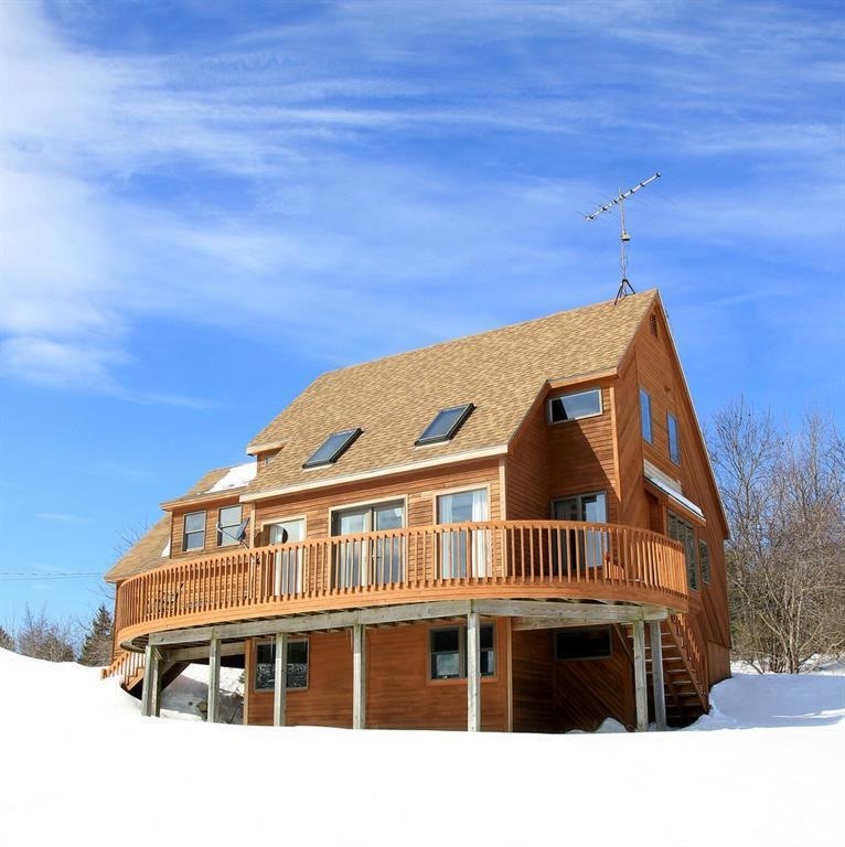 4BR home with attached 2 Car Garage,...