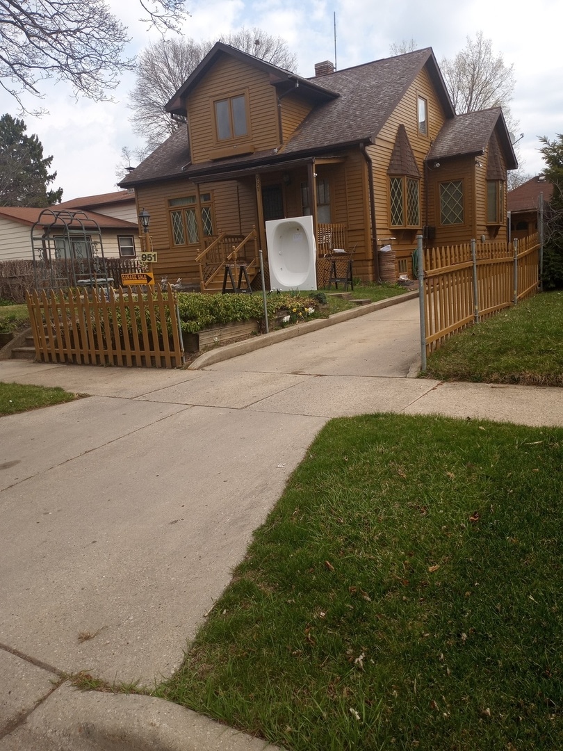 951 Muirfield Ave, Waukegan, IL 60085 - photo 1