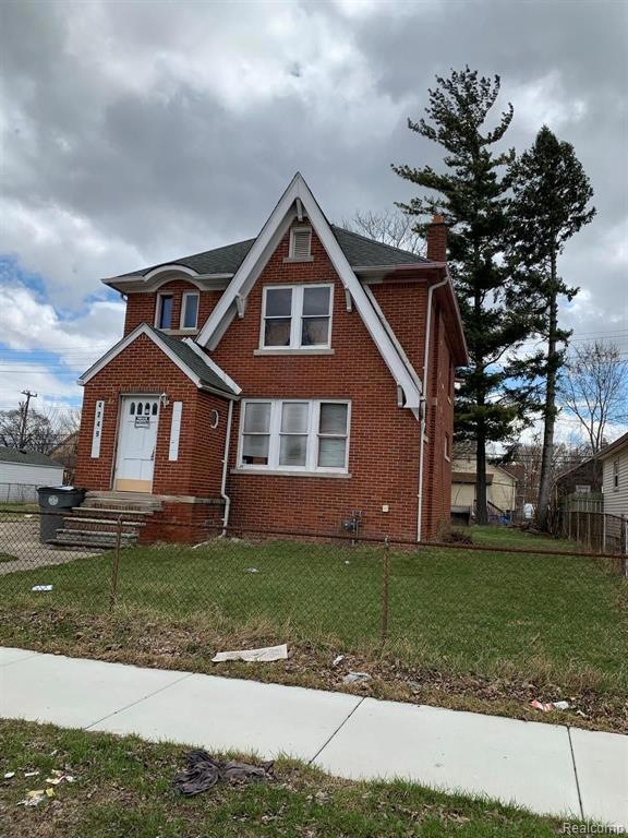 Front View with side yard
