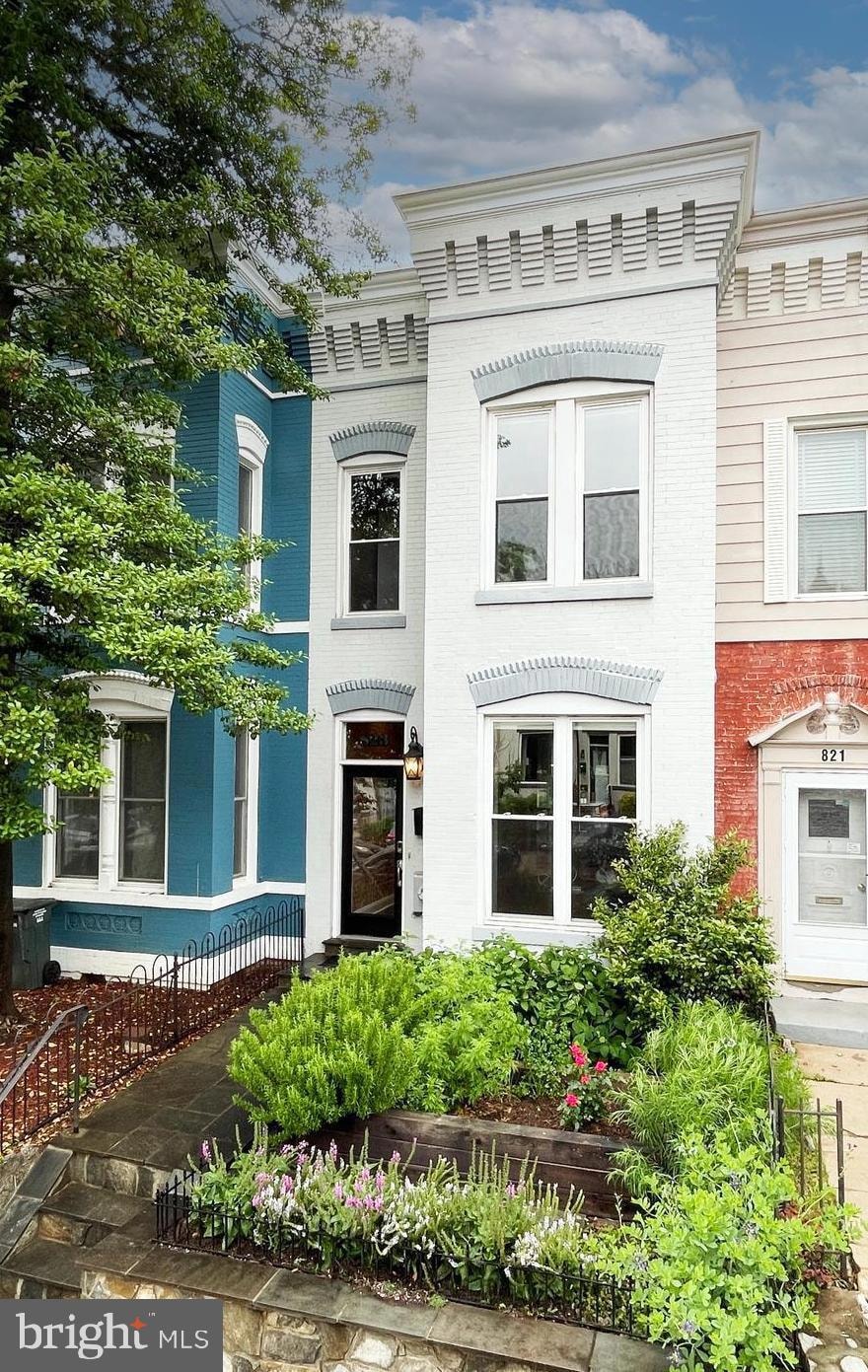 823 11th St NE, Washington, DC 20002 - photo 1