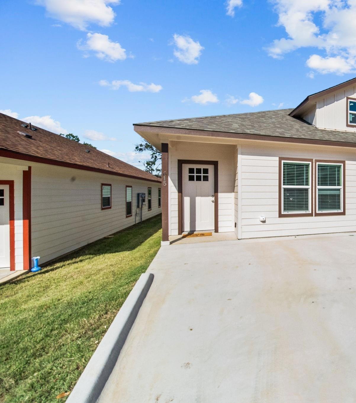 615 W Elm St, Denison, TX 75020 - photo 1