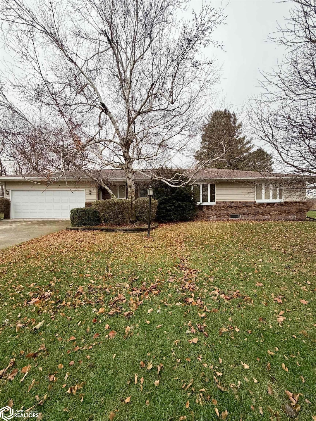 213 8th St SE, Clarion, IA 50525 - photo 1