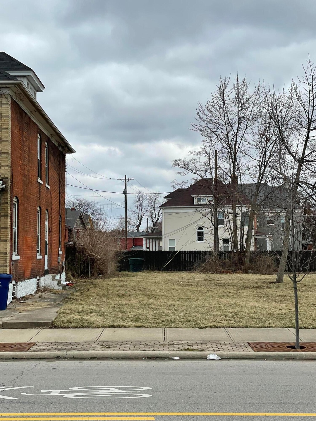 962-964 E Long St