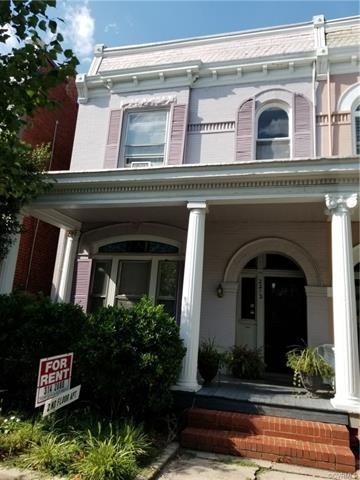 2nd floor apt on Stuart between Strawberry & Shiel