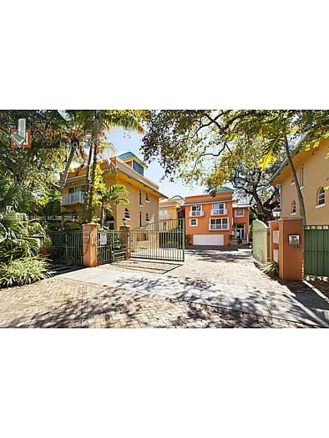 Facade/Exterior Front