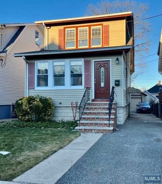 475 Nelson Ave, Cliffside Park, NJ 07010 - photo 1