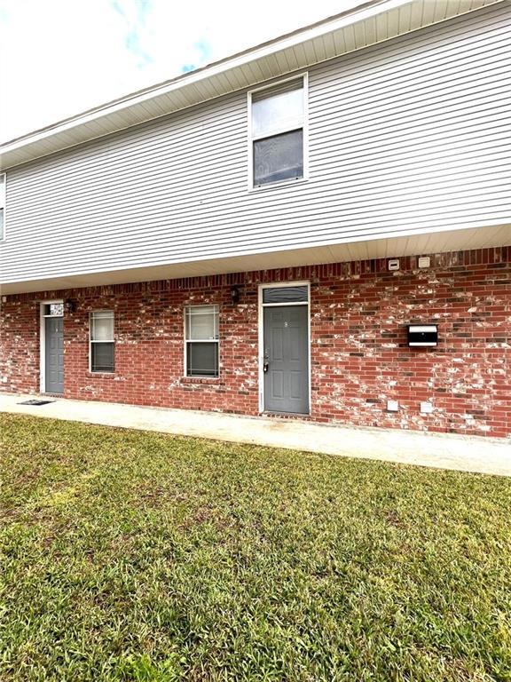 2-Story. No carpet. Fenced backyard
