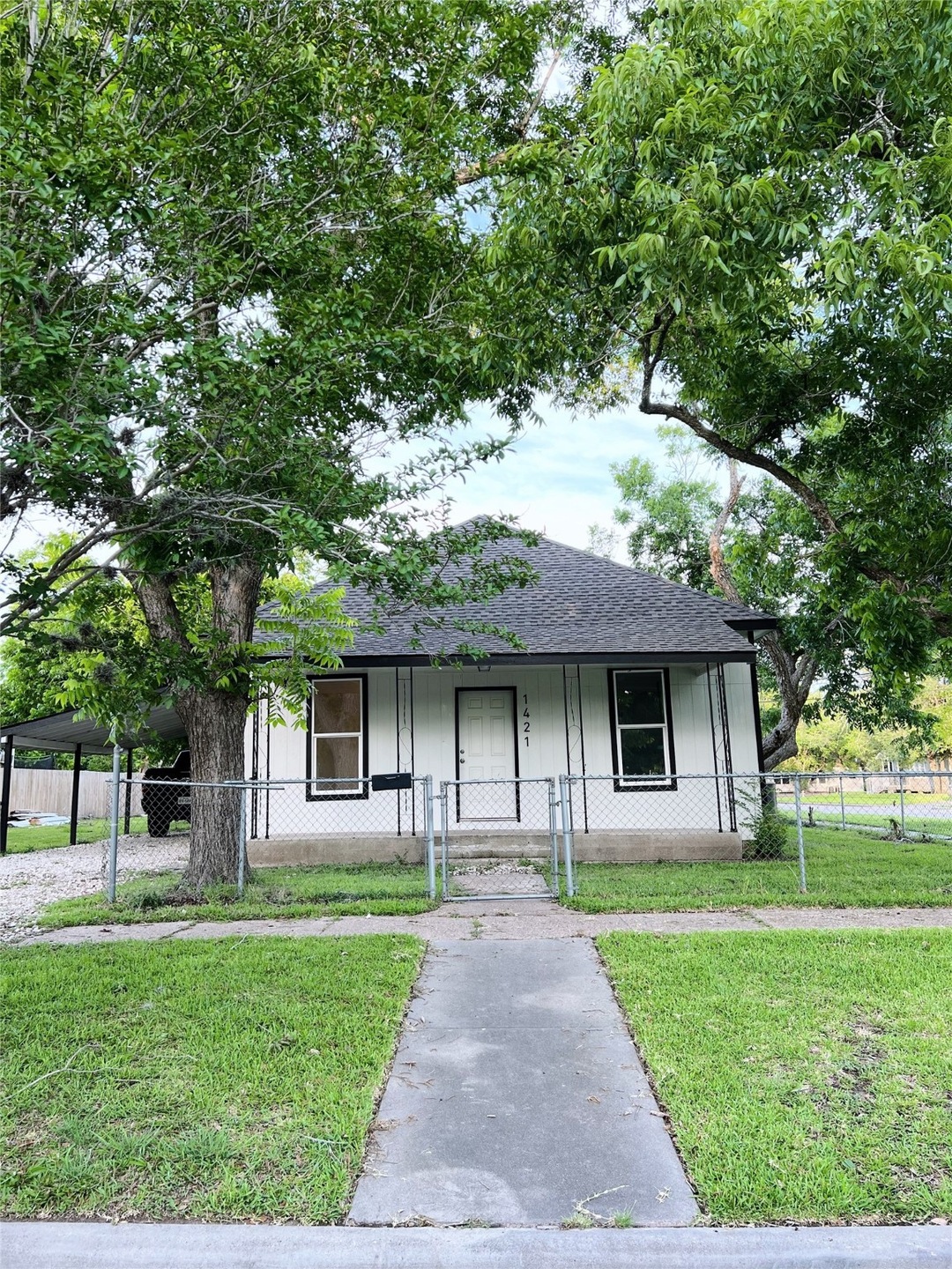 1421 6th St, Rosenberg, TX 77471 - photo 1