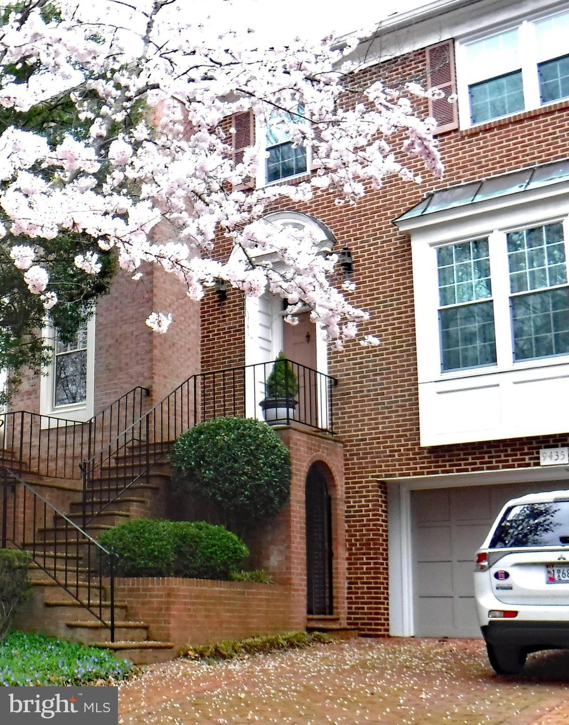 9435 Turnberry Dr, Potomac, MD 20854 - photo 1