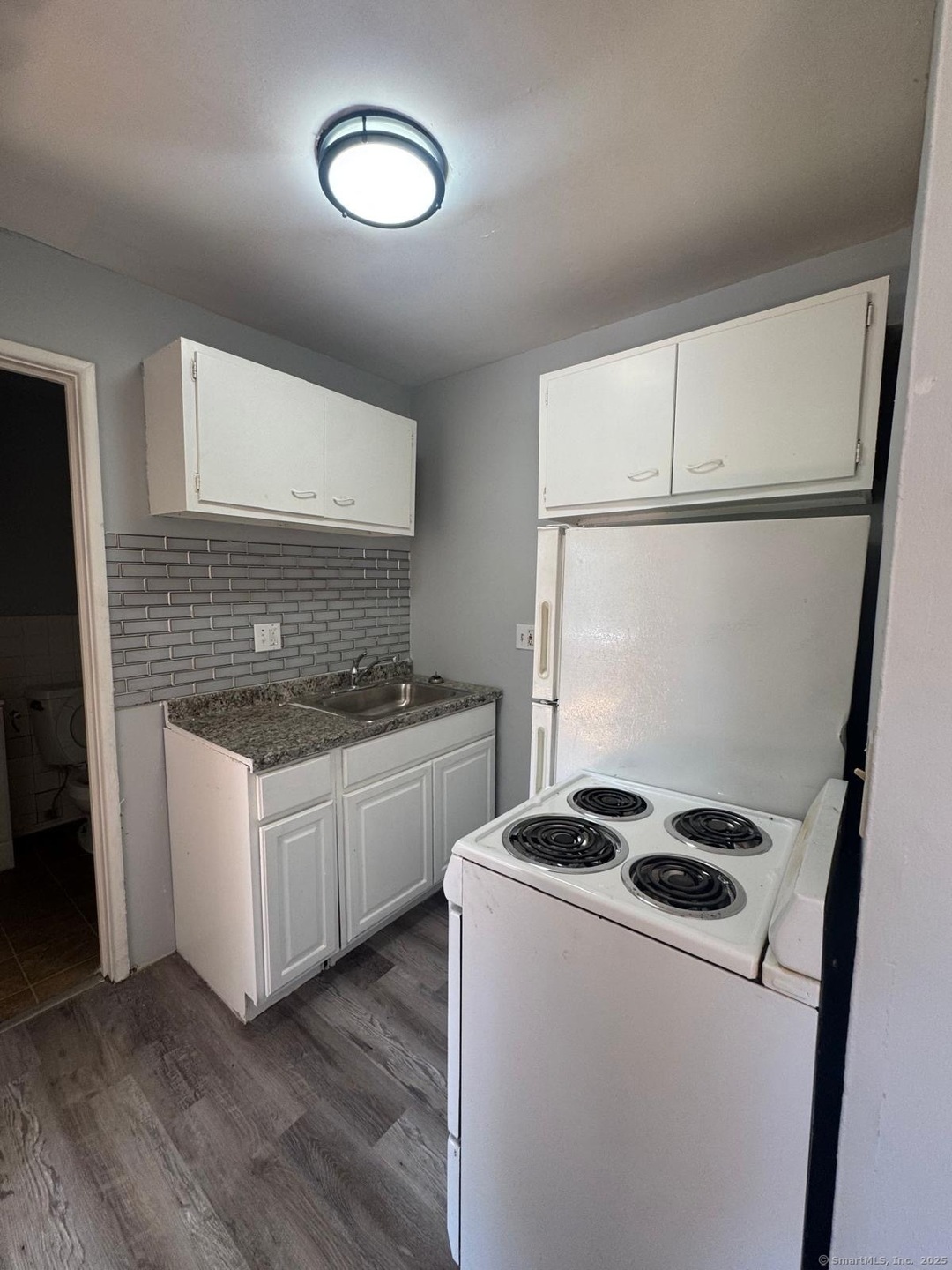 404 Charles St unit B2, Bridge Port, CT 06606 - photo 1