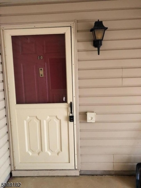 10 Crabapple Ln, Franklin Park, NJ 08823 - photo 1