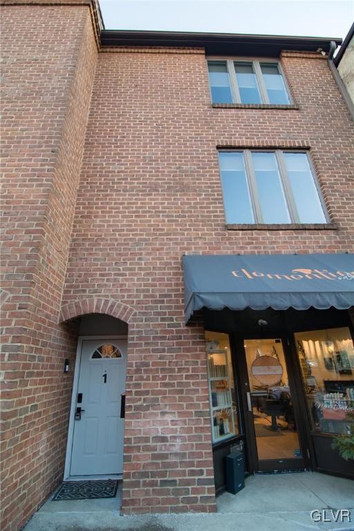 77 W Broad St unit 1A, Bethlehem, PA 18018 - photo 1