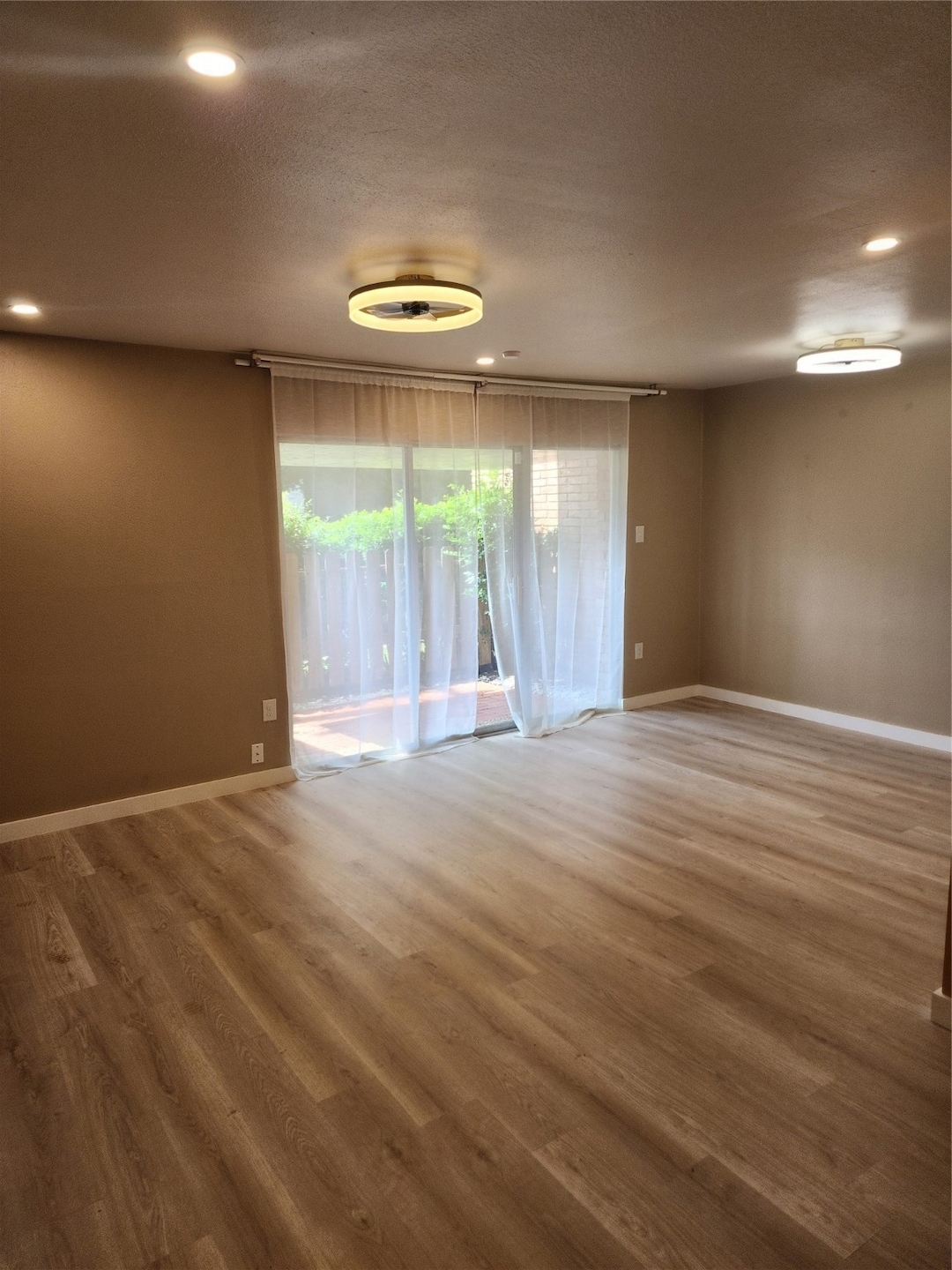 For Rent $1,300/month