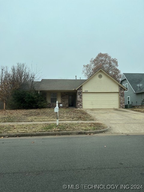 2228 W Quinton St, Broken Arrow, OK 74011 - photo 1