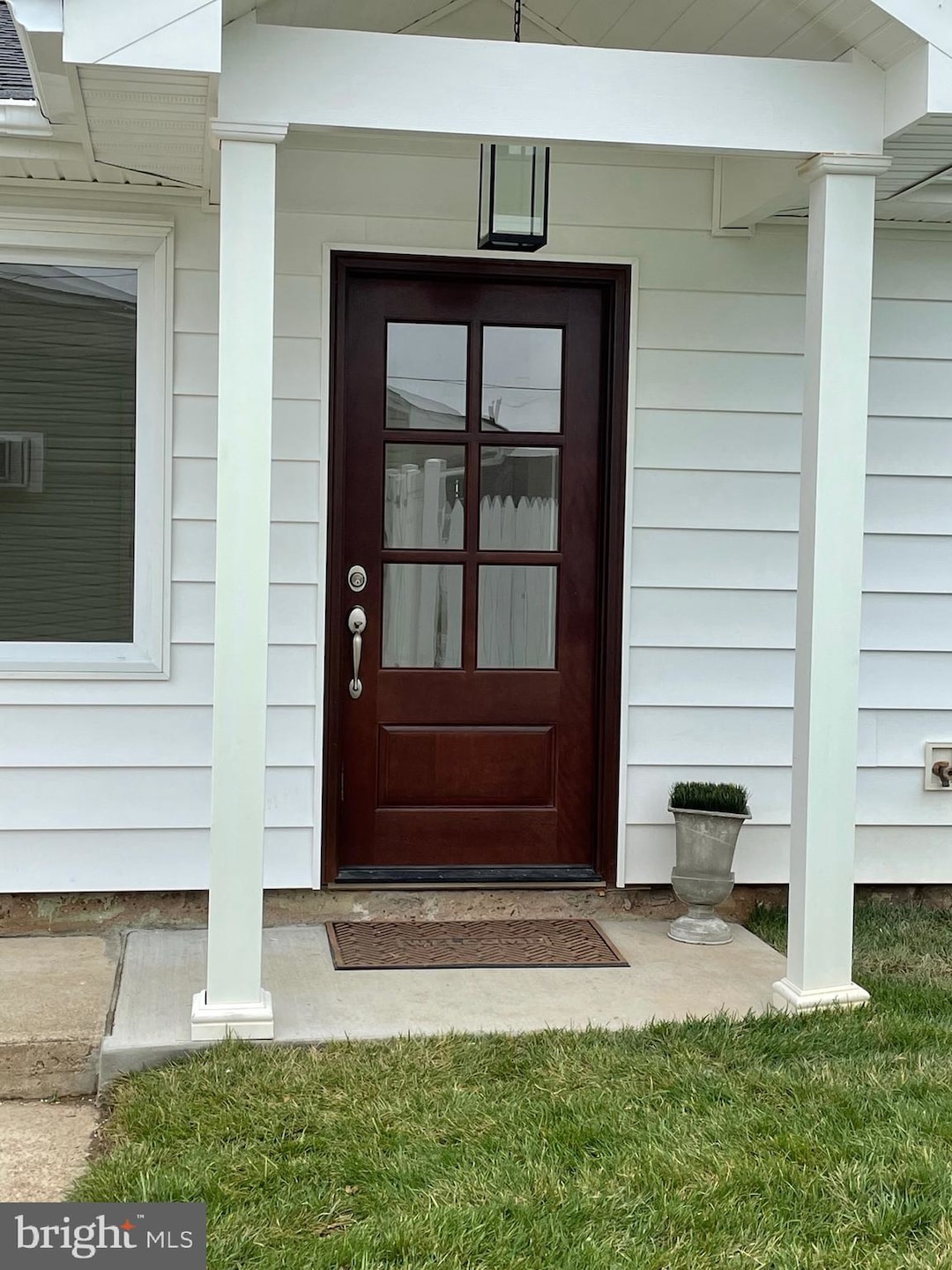 28 Gamewood Rd, Levittown, PA 19057 - photo 1