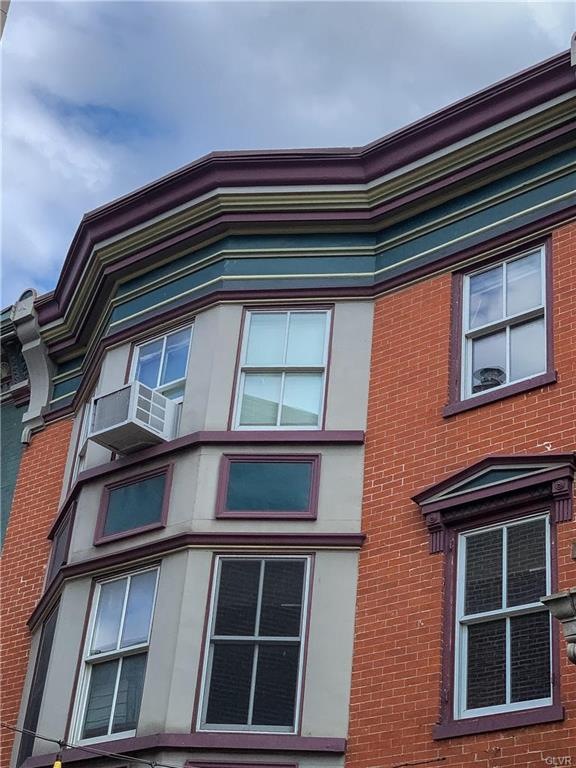 Welcome to 1 Lehns Court, #2!