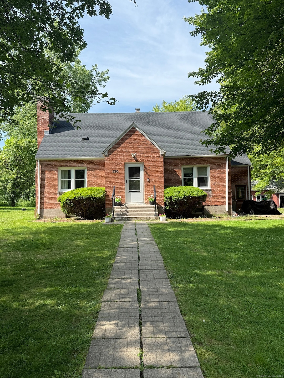 580 W Wolcott Ave, Windsor, CT 06095 - photo 1