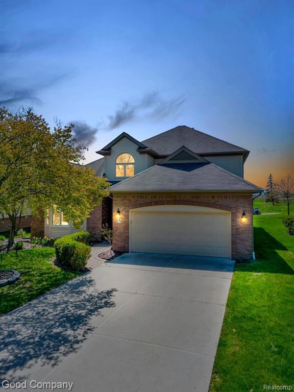 15 Turnberry Lane