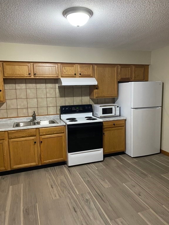 100 Springfield St unit 1, Palmer, MA 01080 - photo 1