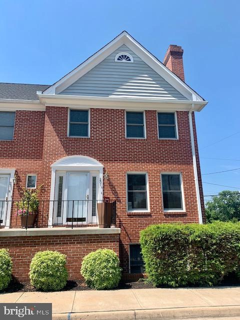 201A Locust St SE unit U, Vienna, VA 22180 - photo 1