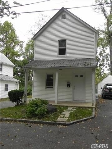 6 Pilvinis Dr, Great Neck, NY 11024 - photo 1